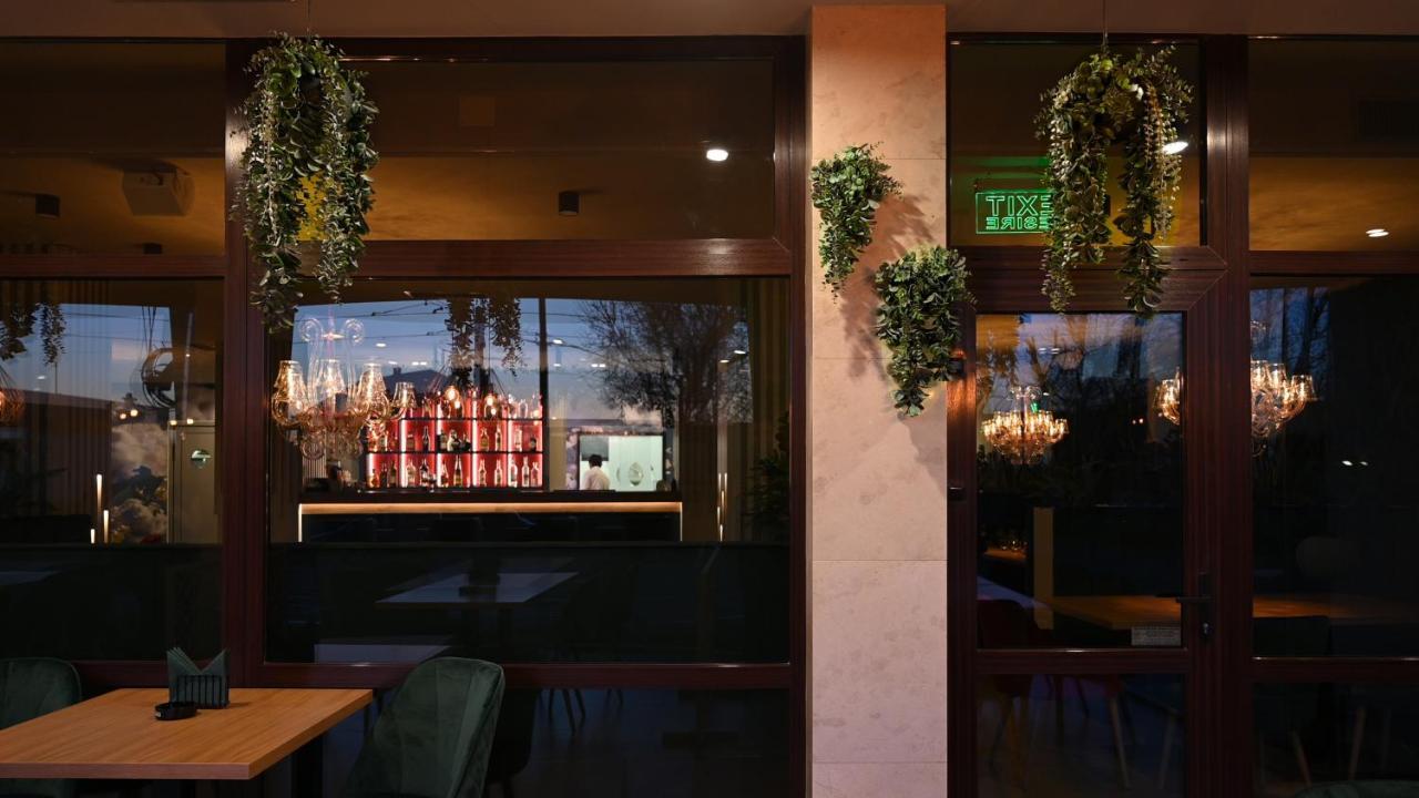 Hotel Xemar アラド エクステリア 写真