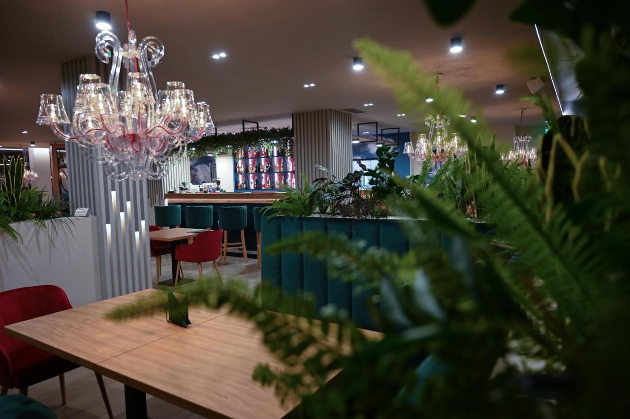 Hotel Xemar アラド エクステリア 写真