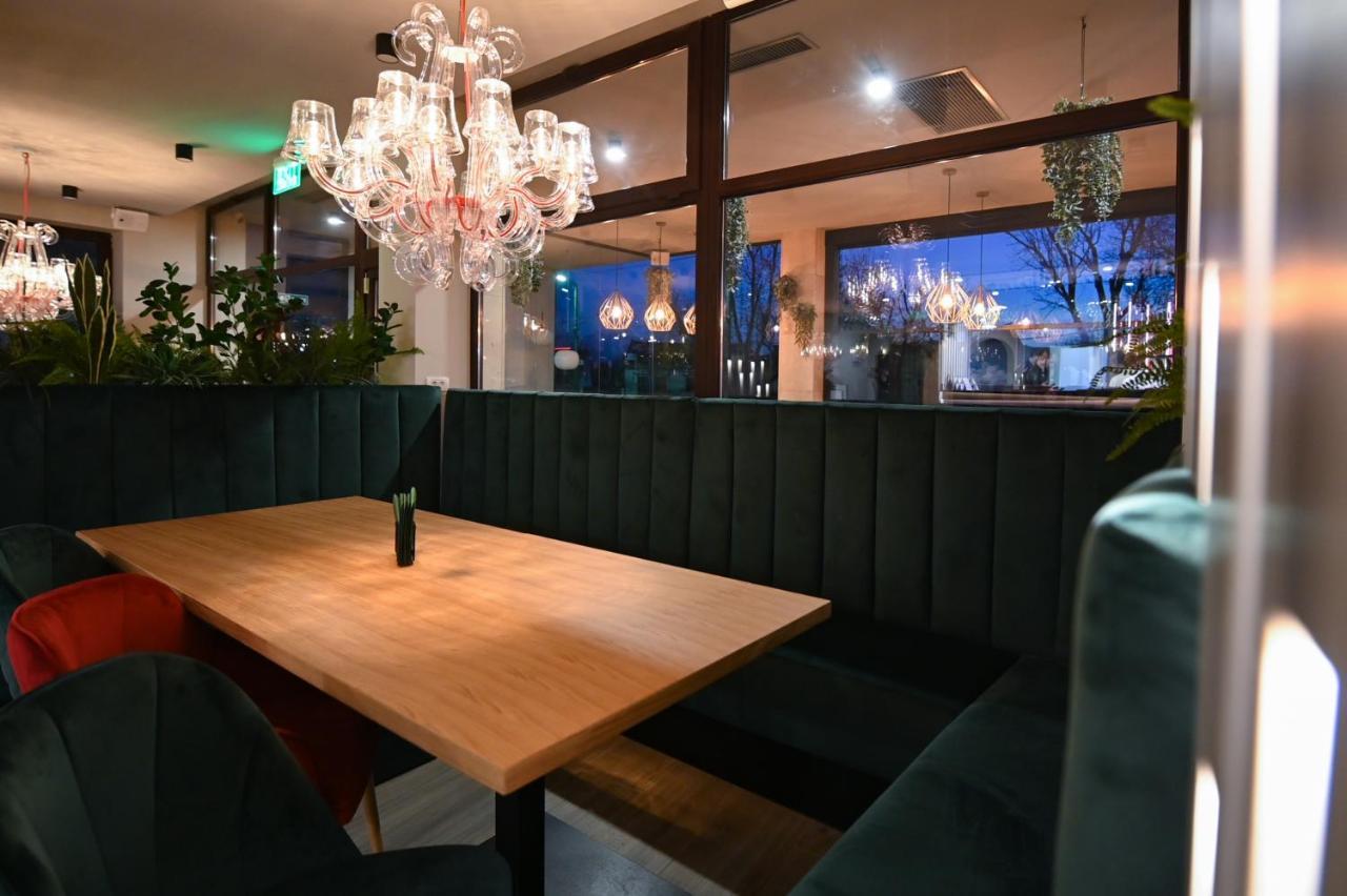Hotel Xemar アラド エクステリア 写真
