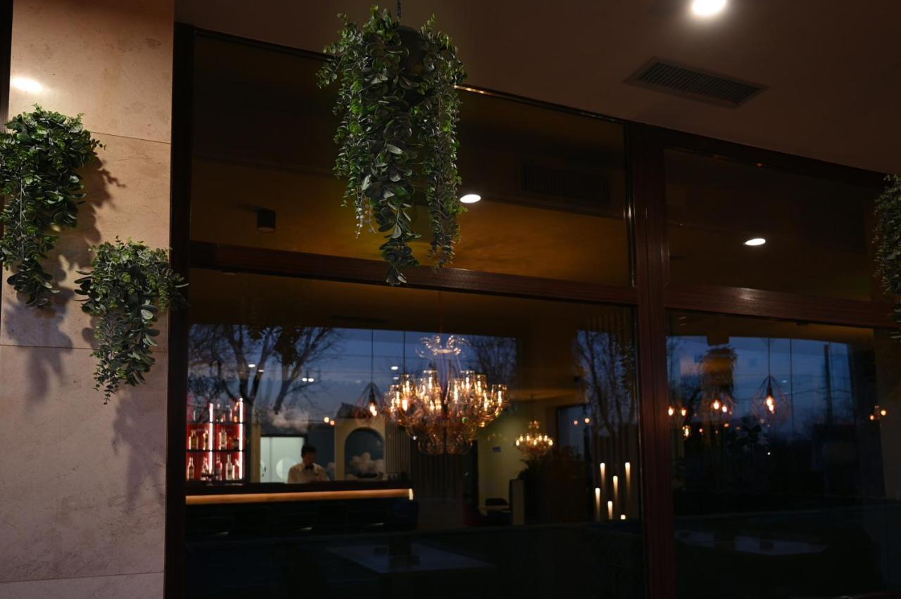 Hotel Xemar アラド エクステリア 写真