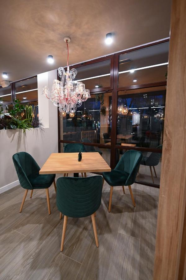 Hotel Xemar アラド エクステリア 写真